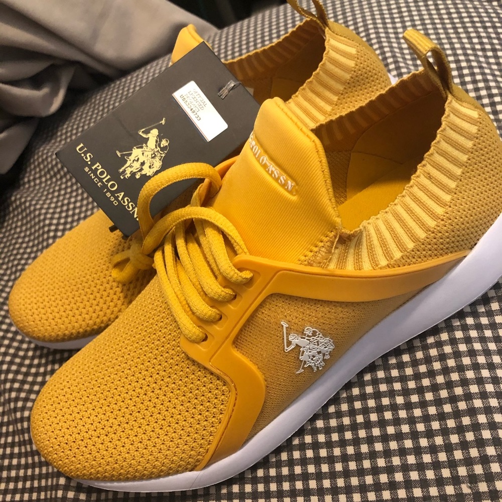 U.S. POLO ASSN. Shoes size 7. Yellow - NEW